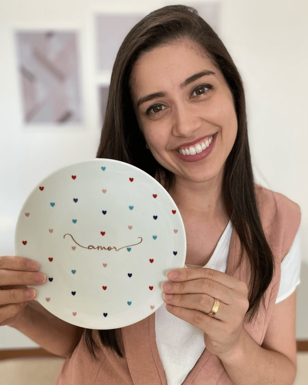 Evelyn Guimarães, autora do guia